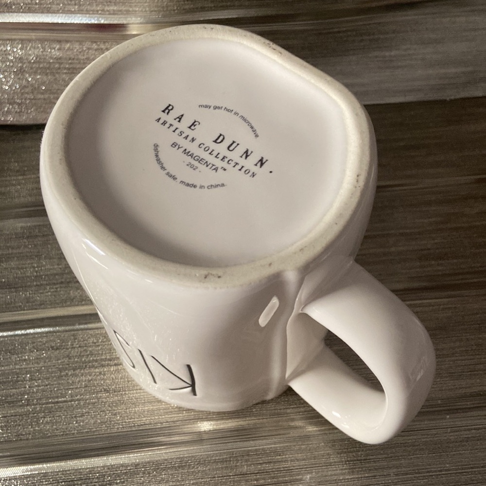 Rae Dunn XOXO hugs & kisses red interior mug NWT - Picture 6 of 6